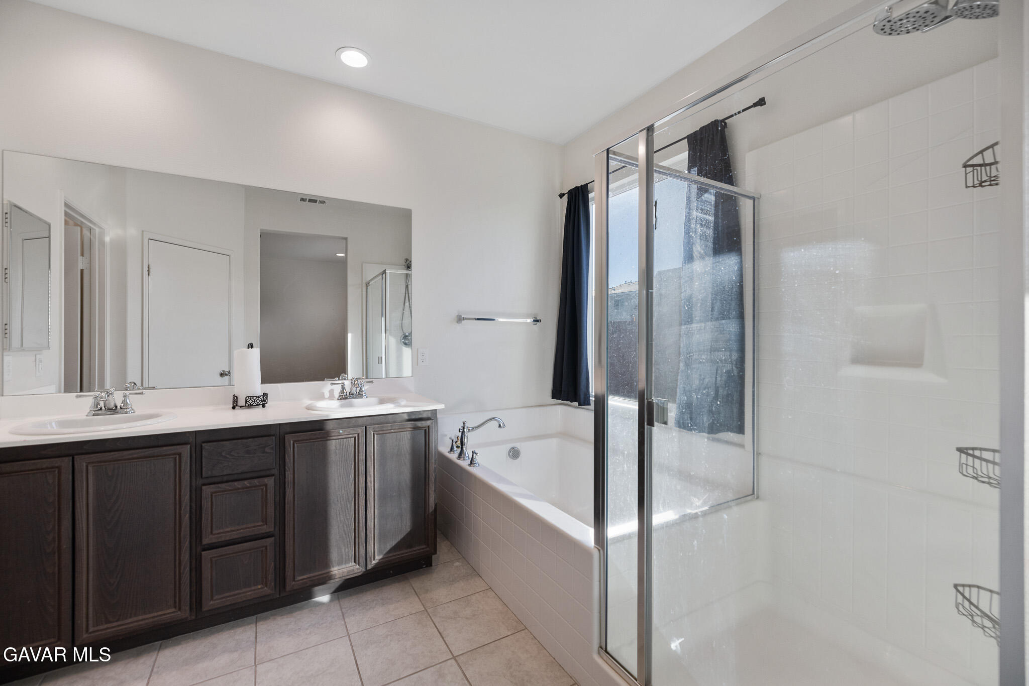 3124 Via Bella Rosa Avenue Rosamond, CA 93560 - Photo 16 of 36 Alvaro x 3124 Via Bella Rosa Ave Rosamon