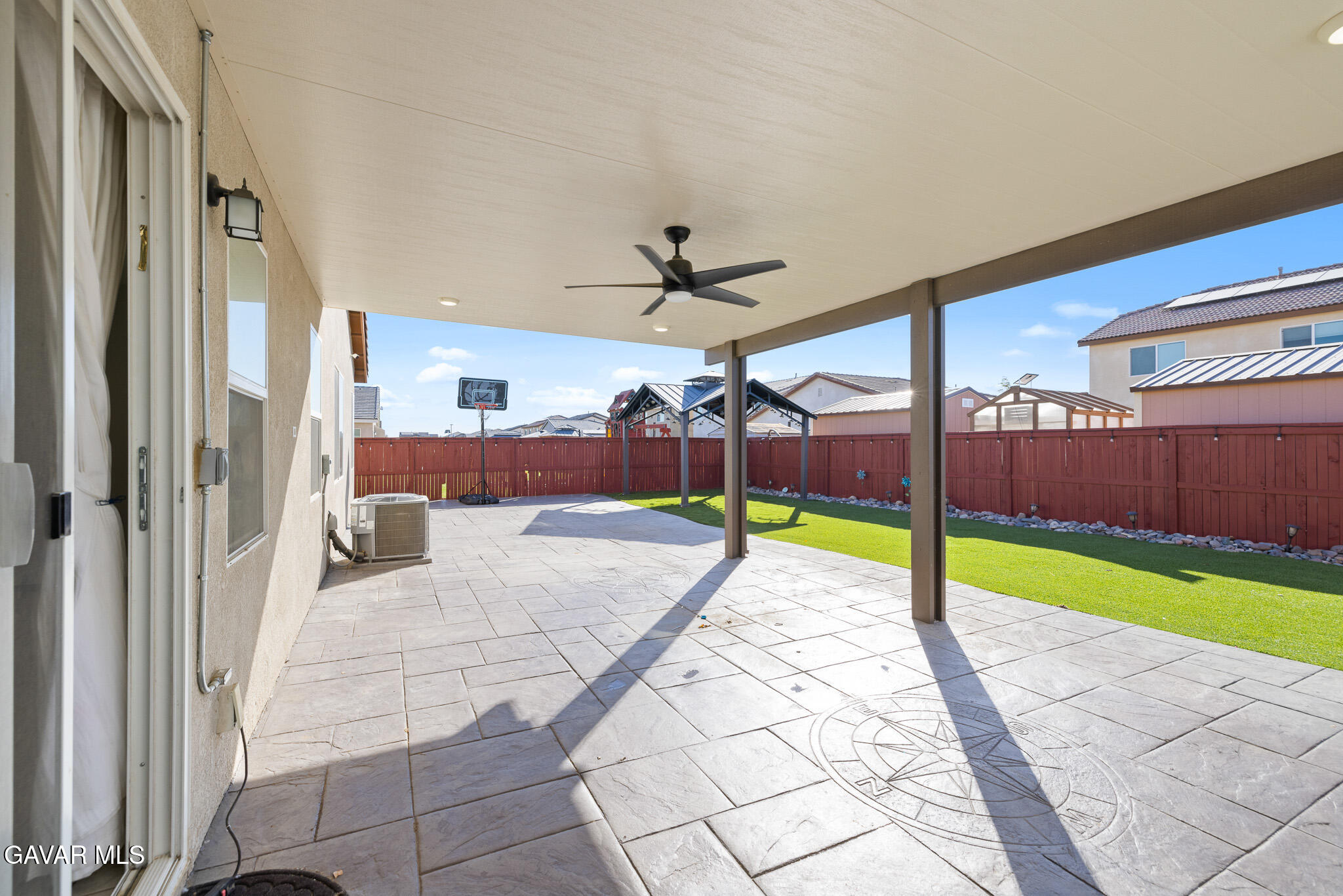 3124 Via Bella Rosa Avenue Rosamond, CA 93560 - Photo 27 of 36 a view of a backyard