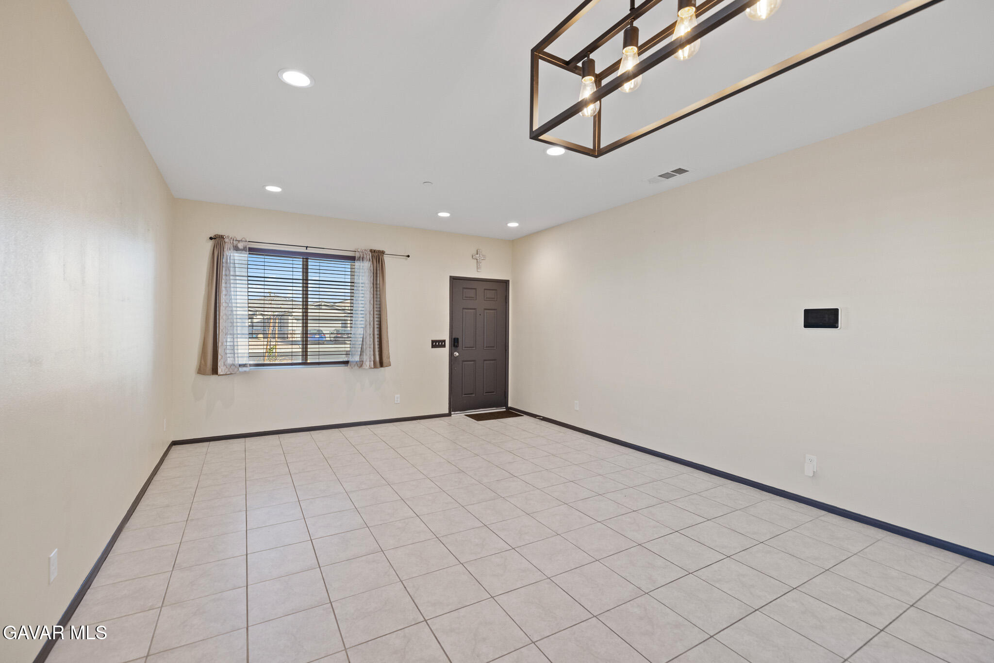 3124 Via Bella Rosa Avenue Rosamond, CA 93560 - Photo 5 of 36 a view of an empty room