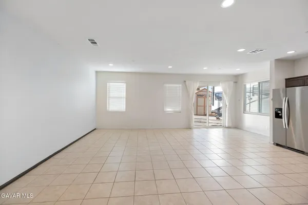 $3,200 | 3124 Via Bella Rosa Avenue, Rosamond, CA 93560