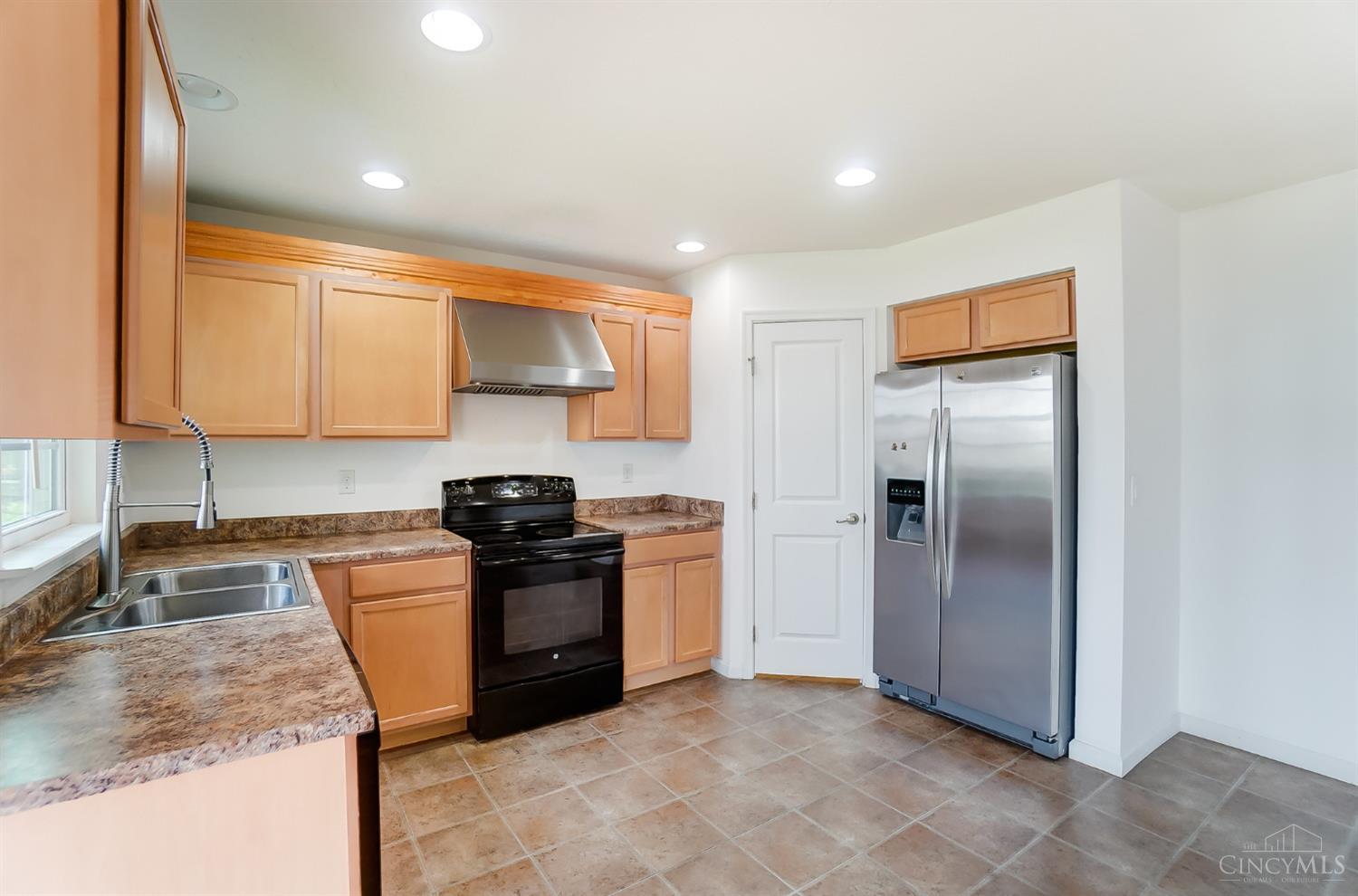 5209 River Ridge Drive Hamilton, OH 45011 - Photo 8 of 37 Gallery Image 8