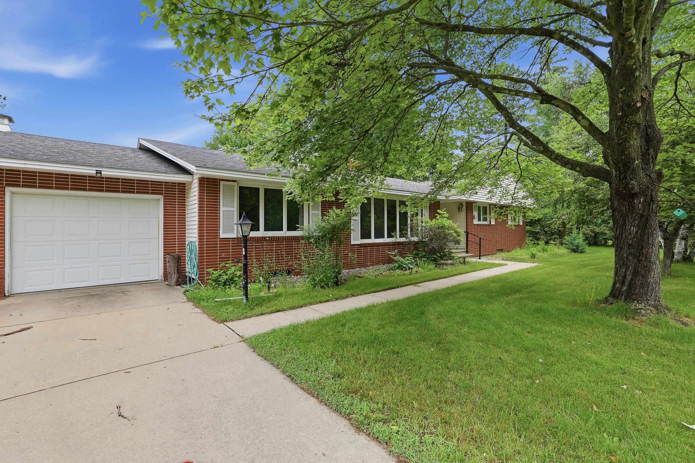 719 Sunset Avenue Stevens Point, WI 54481 - Photo 4 of 53