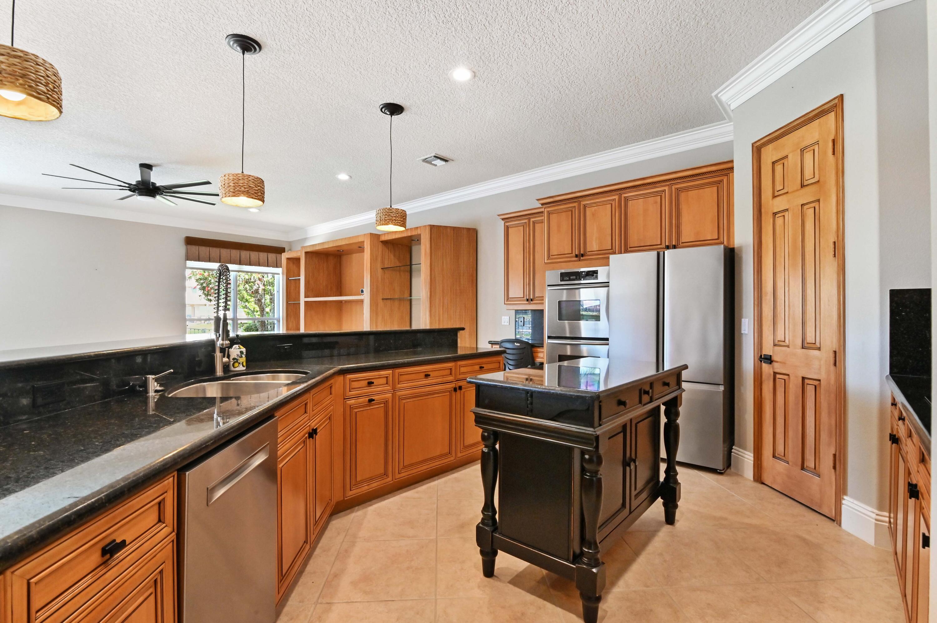 11085 Cobblefield Road Wellington, FL 33449 - Photo 20 of 54 15 Kitchen 02