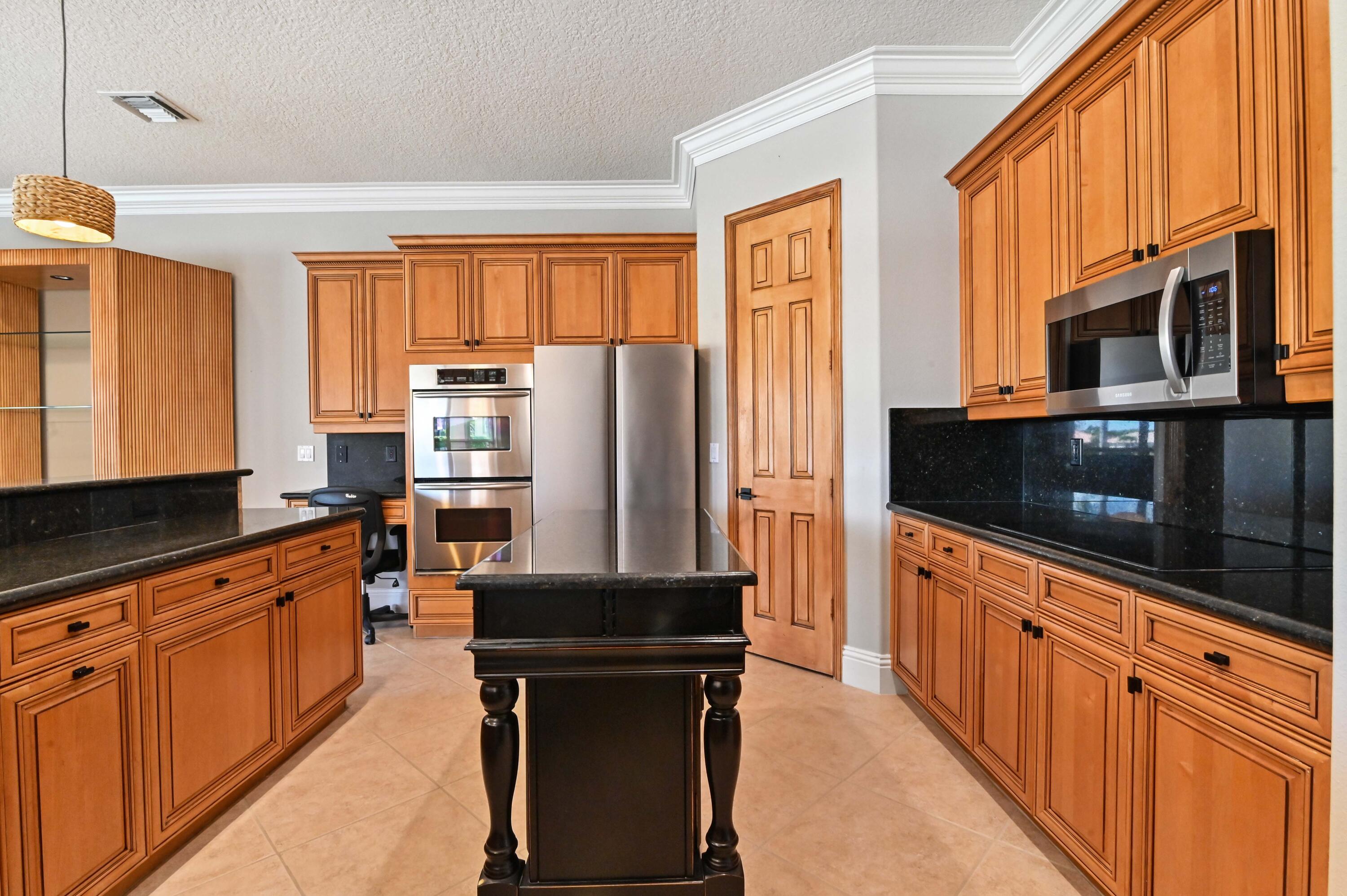 11085 Cobblefield Road Wellington, FL 33449 - Photo 21 of 54 16 Kitchen 03