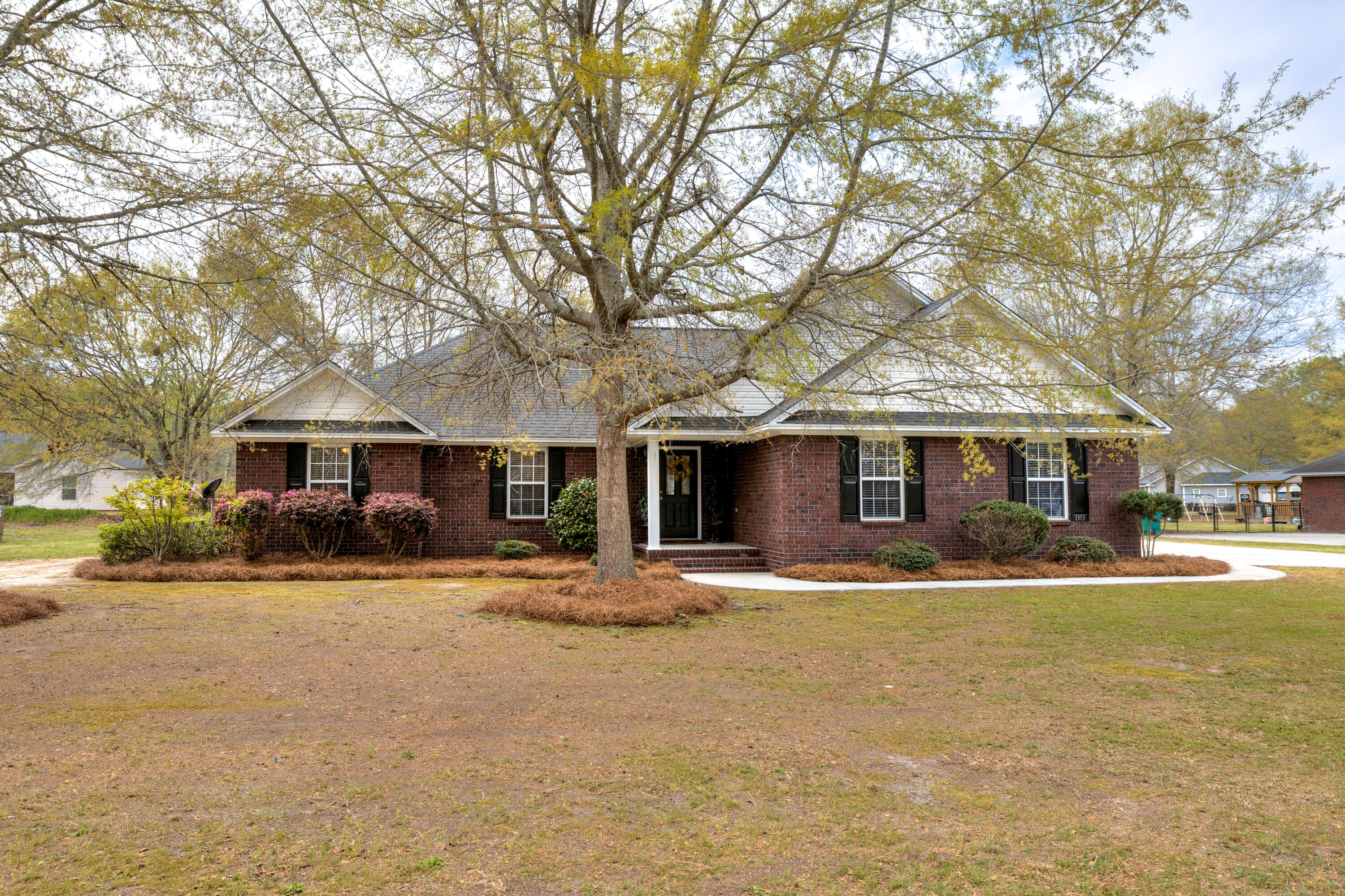 1353 McKenzie Road Manning, SC 29102 - Photo 1 of 37