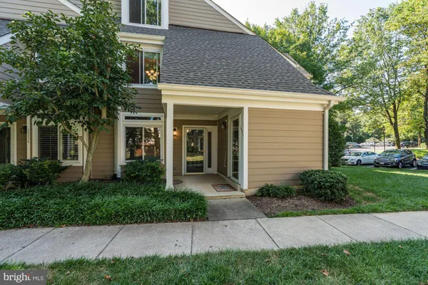 $2,250 | 12232 Fort Buffalo Circle, Unit 511, Fairfax, VA 22033
