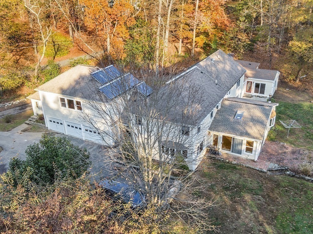 15 Stagecoach Road Topsfield, MA 01983 - Photo 1 of 40 front view of a house with a yard