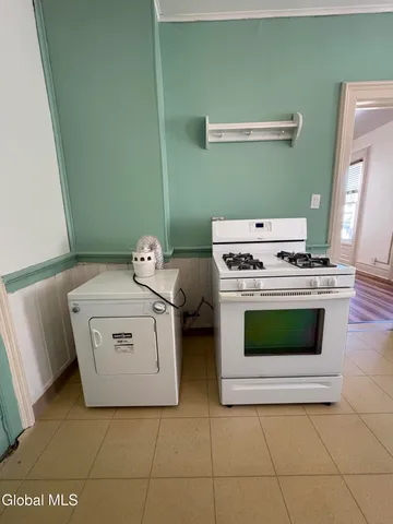 $1,500 | 24 George Street, Cohoes, NY 12047