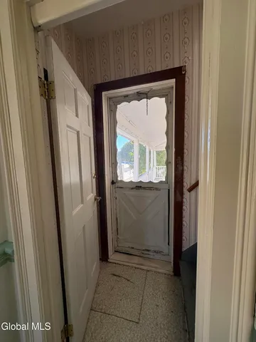 $1,500 | 24 George Street, Cohoes, NY 12047