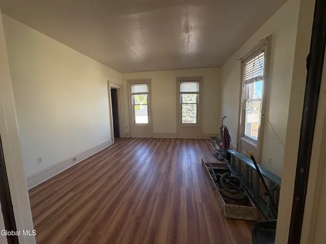 $1,500 | 24 George Street, Cohoes, NY 12047