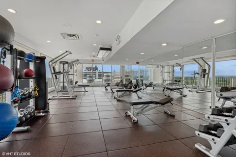 $269,000 | 6171 North Sheridan Road, Unit 1112, Chicago, IL 60660