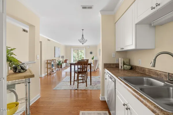 $223,900 | 1513 East Franklin Street, Unit F 123, Chapel Hill, NC 27514