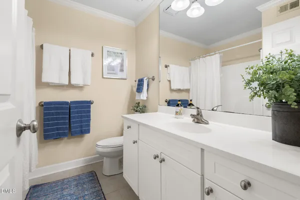 $223,900 | 1513 East Franklin Street, Unit F 123, Chapel Hill, NC 27514