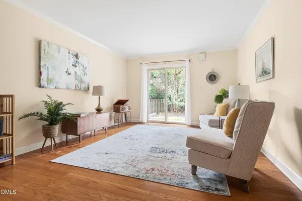 $223,900 | 1513 East Franklin Street, Unit F 123, Chapel Hill, NC 27514