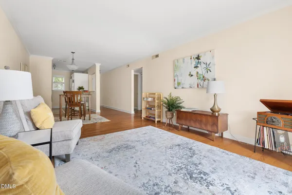 $223,900 | 1513 East Franklin Street, Unit F 123, Chapel Hill, NC 27514