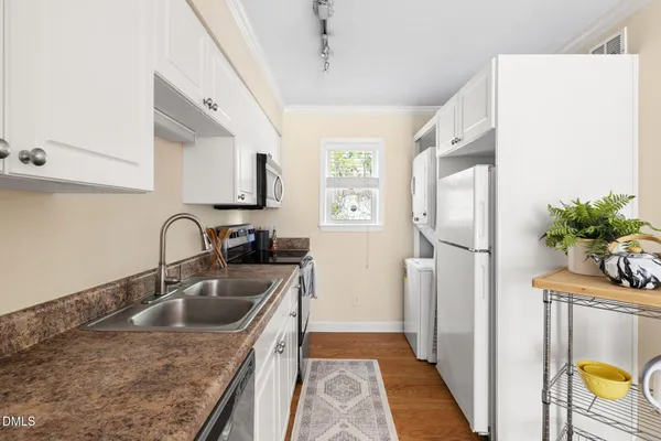 $223,900 | 1513 East Franklin Street, Unit F 123, Chapel Hill, NC 27514