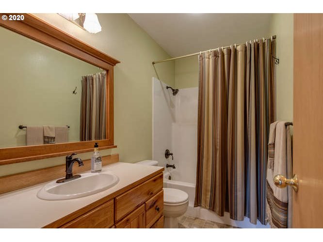 22228 South Lewellen Road Beavercreek, OR 97004 - Photo 12 of 32 Gallery Image 12