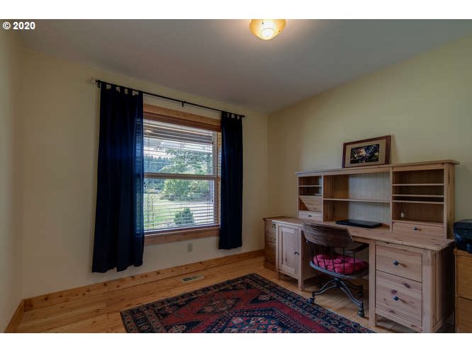22228 South Lewellen Road Beavercreek, OR 97004 - Photo 13 of 32 Gallery Image 13