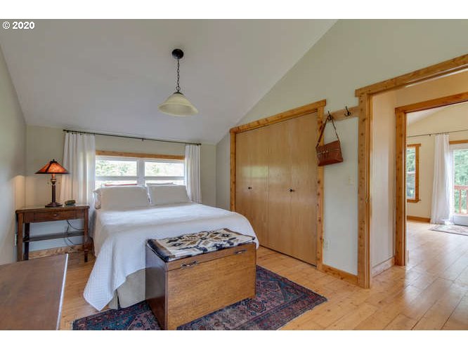 22228 South Lewellen Road Beavercreek, OR 97004 - Photo 15 of 32 Gallery Image 15
