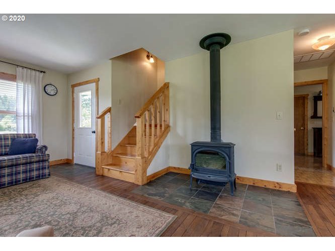 22228 South Lewellen Road Beavercreek, OR 97004 - Photo 8 of 32 Gallery Image 8