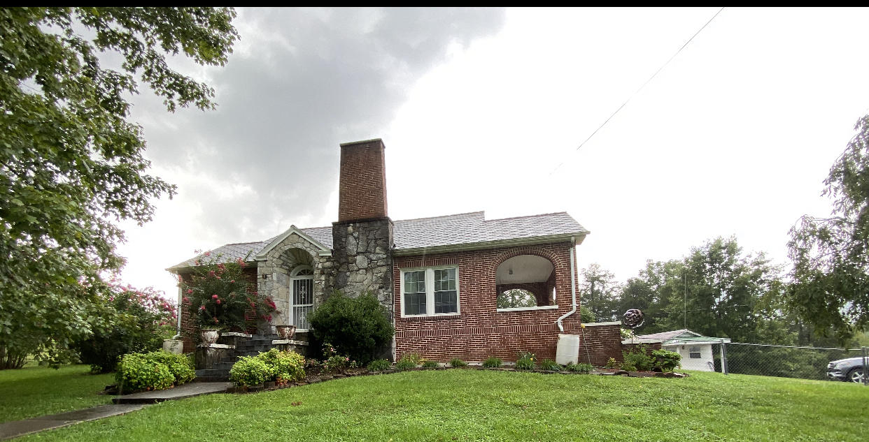6911 Wilderness Road Ewing, VA 24248 - Photo 2 of 23 E4FA9FE9-1EFA-4036-B736-2C6C46FFA997