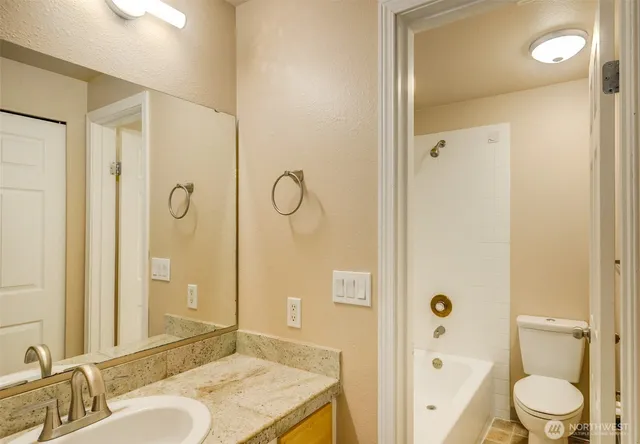 $475,000 | 11107 Northeast 125th Lane, Unit F222, Kirkland, WA 98034