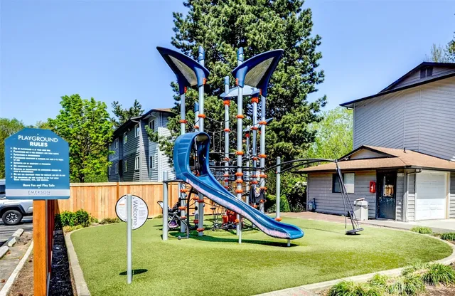 $475,000 | 11107 Northeast 125th Lane, Unit F222, Kirkland, WA 98034