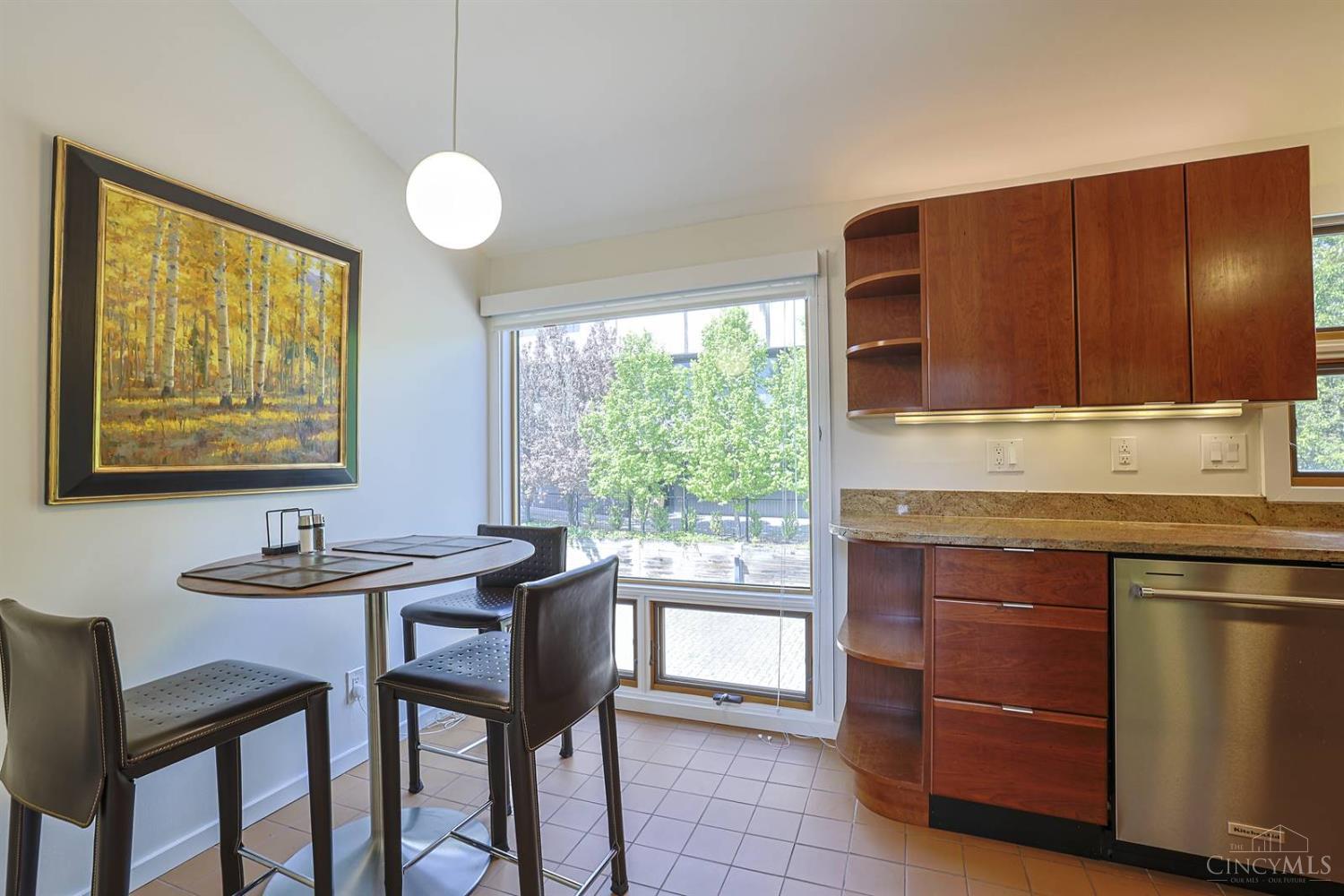 1022 Hatch Street Cincinnati, OH 45202 - Photo 21 of 50