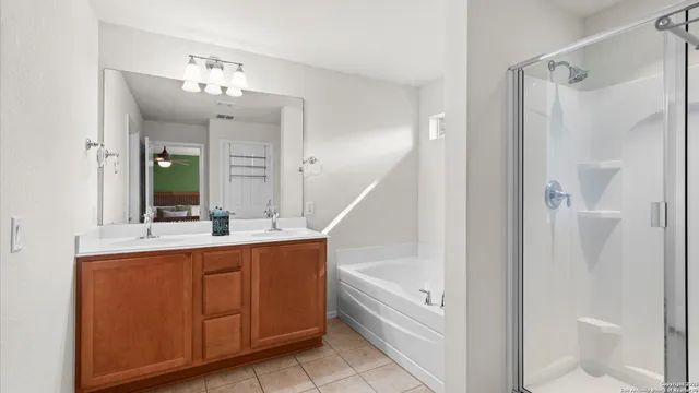 $2,100 | 600 Planters Pass, Schertz, TX 78154