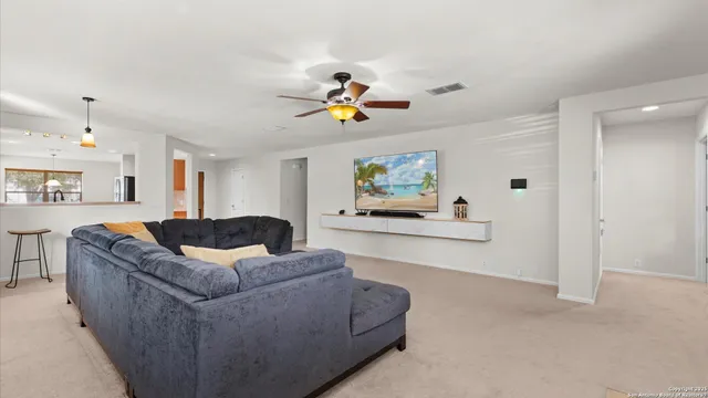 $2,100 | 600 Planters Pass, Schertz, TX 78154