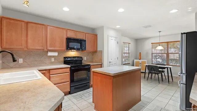 $2,100 | 600 Planters Pass, Schertz, TX 78154