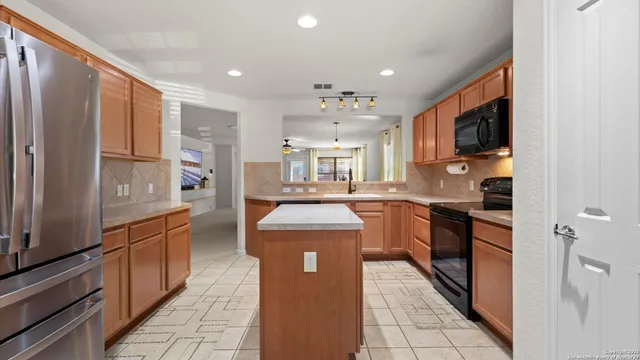 $2,100 | 600 Planters Pass, Schertz, TX 78154