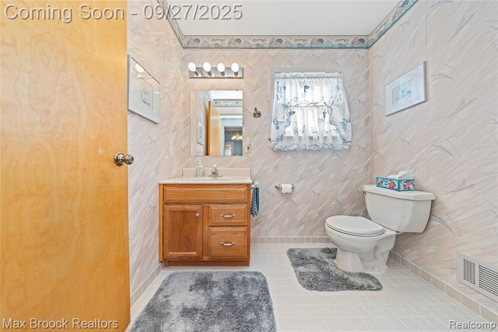 17880 22 Mile Road Macomb, MI 48044 - Photo 17 of 50