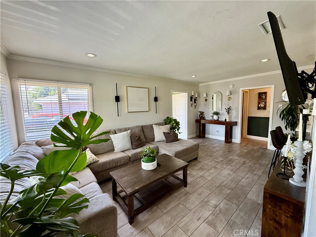4547 Jones Avenue Riverside, CA 92505 - Photo 13 of 43