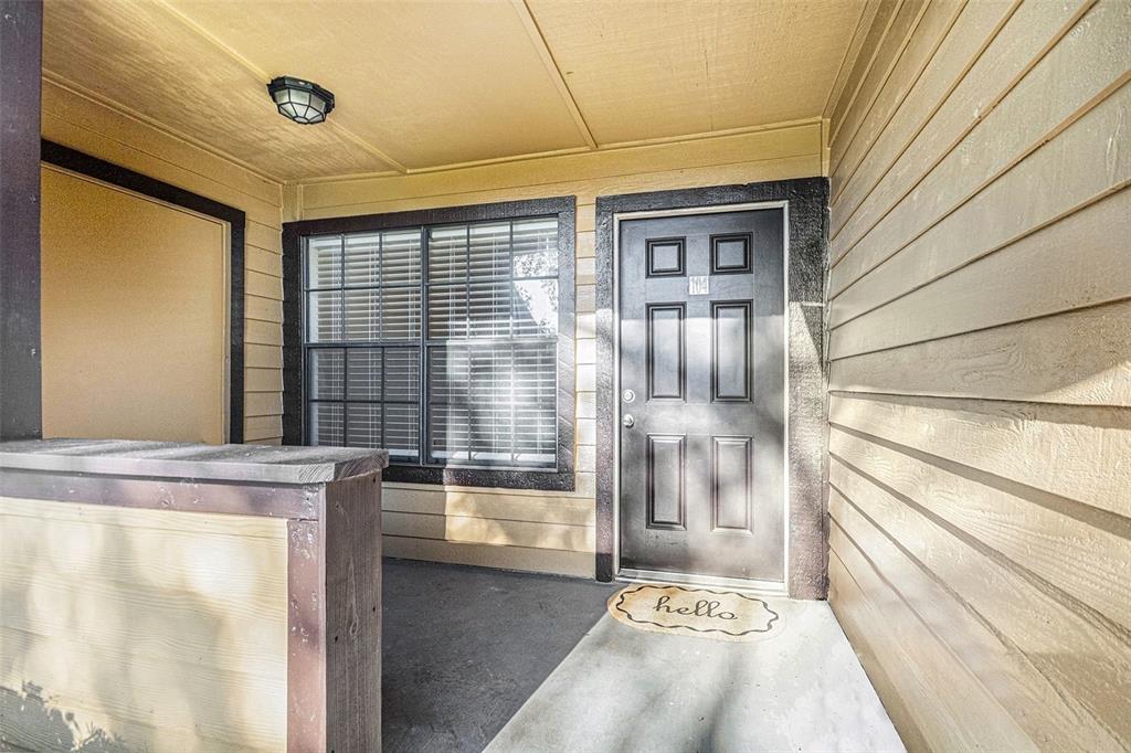 315 Lakepointe Drive, Unit 104 Altamonte Springs, FL 32701 - Photo 2 of 20 a view of an entryway