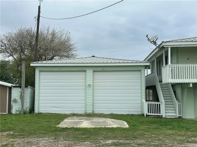 $375,000 | 113 White Pt Trail, Sandia, TX 78383