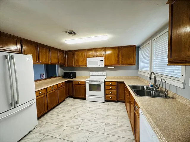 $375,000 | 113 White Pt Trail, Sandia, TX 78383