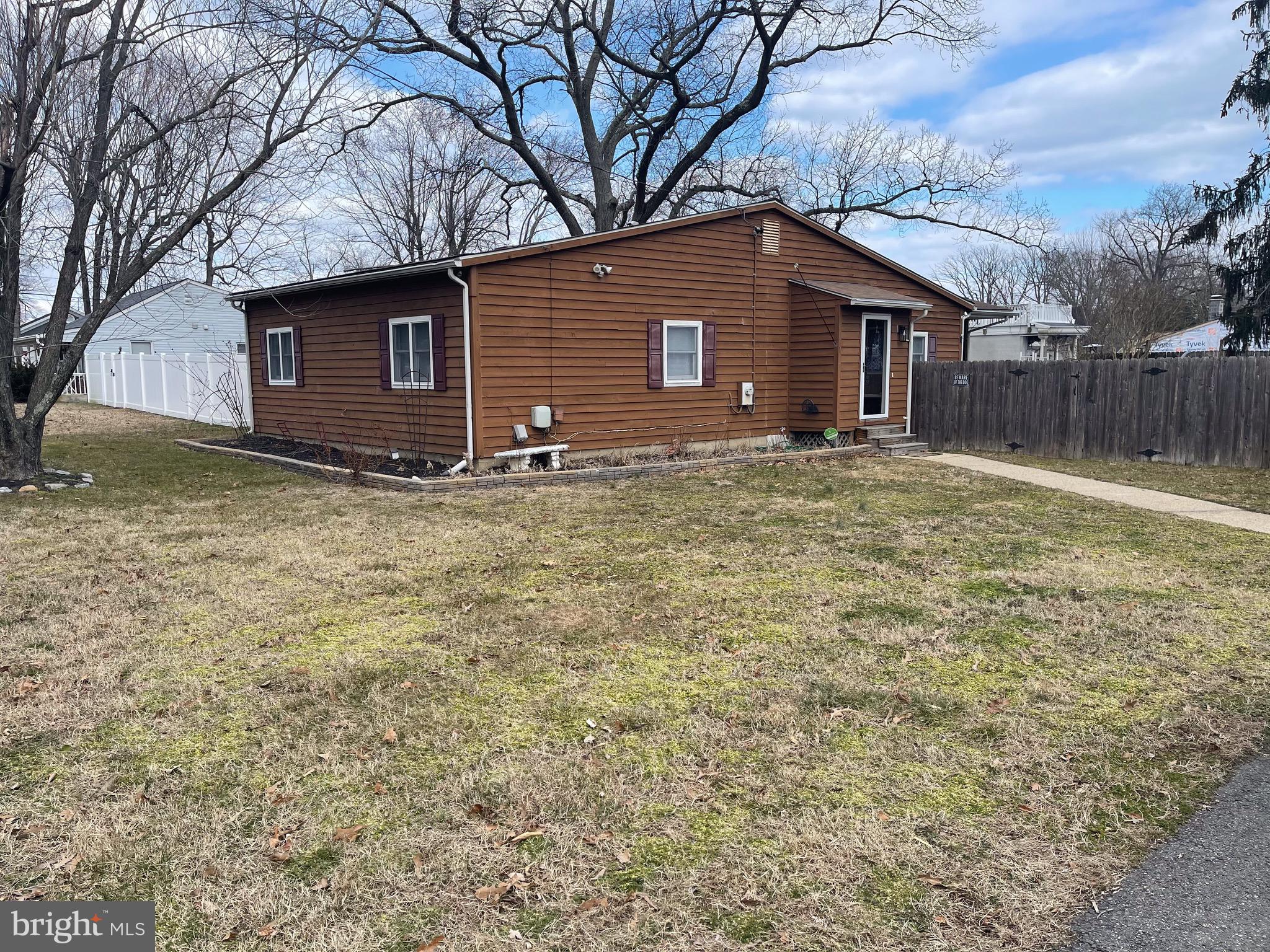 7813 Elizabeth Road Pasadena, MD 21122 - Photo 18 of 19 Exterior during Winter