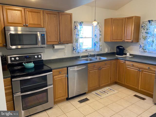 7813 Elizabeth Road Pasadena, MD 21122 - Photo 4 of 19 Kitchen