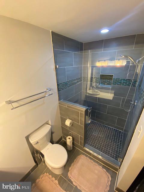 7813 Elizabeth Road Pasadena, MD 21122 - Photo 8 of 19 Owners Bathroom