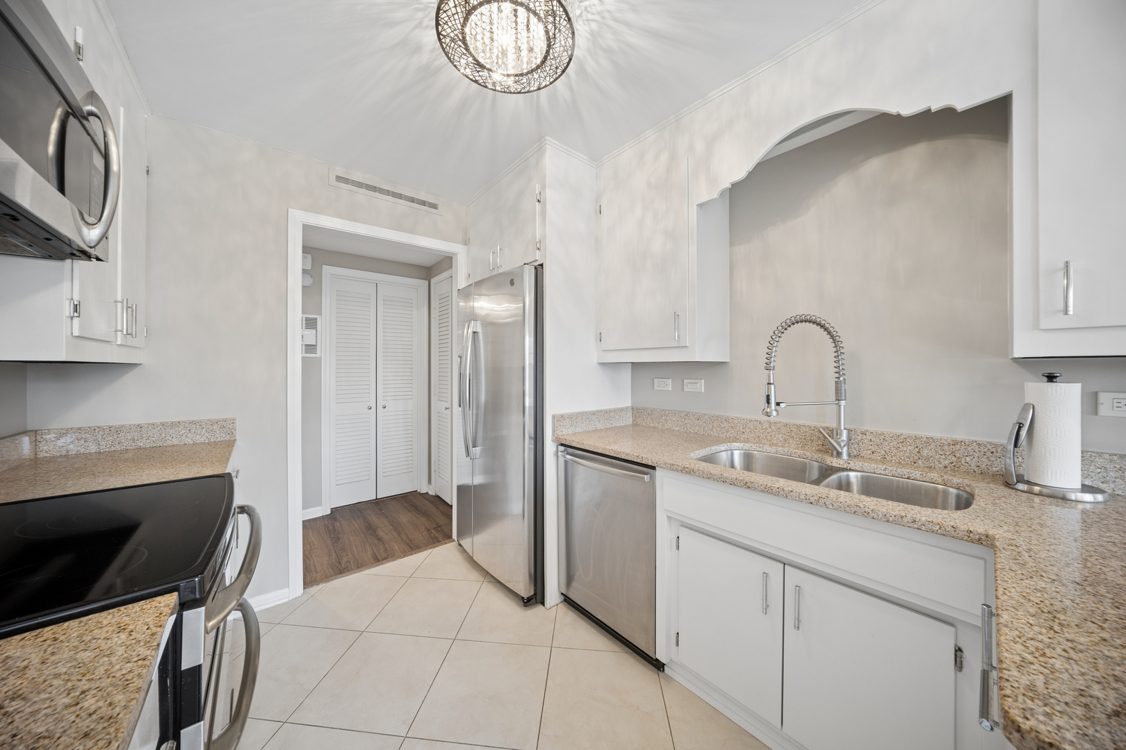 44 Park Lane, Unit 232 Park Ridge, IL 60068 - Photo 11 of 30 Gallery Image 11