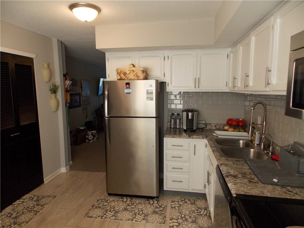625 Cobblestone Road, Unit 2 Avon, IN 46123 - Photo 23 of 24 Gallery Image 23