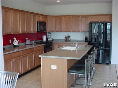 8677 Cascade Road Breinigsville, PA 18031 - Photo 4 of 20 Gallery Image 4
