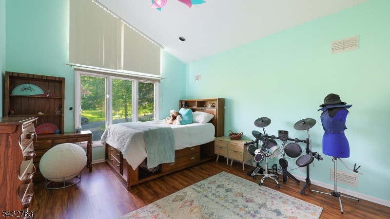 17 Nottingham Way Warren, NJ 07059 - Photo 26 of 48