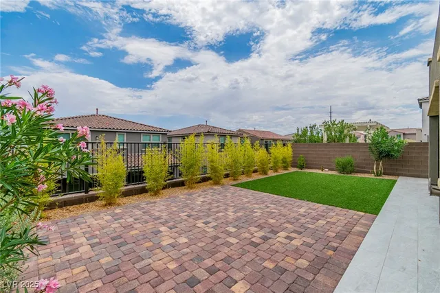 $3,395 | 106 Badwater Basin Street, Las Vegas, NV 89138