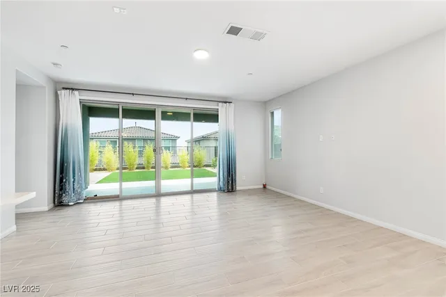 $3,395 | 106 Badwater Basin Street, Las Vegas, NV 89138