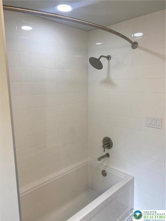 515 Ferry Street Easton, PA 18042 - Photo 9 of 19 second floor full bath