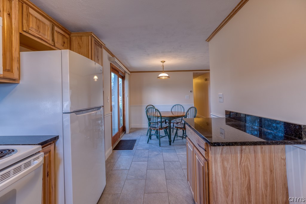 108 Blackmore Road Camillus, NY 13031 - Photo 22 of 39