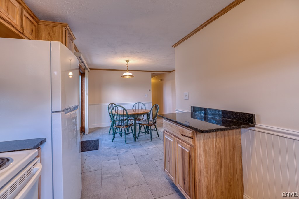 108 Blackmore Road Camillus, NY 13031 - Photo 23 of 39