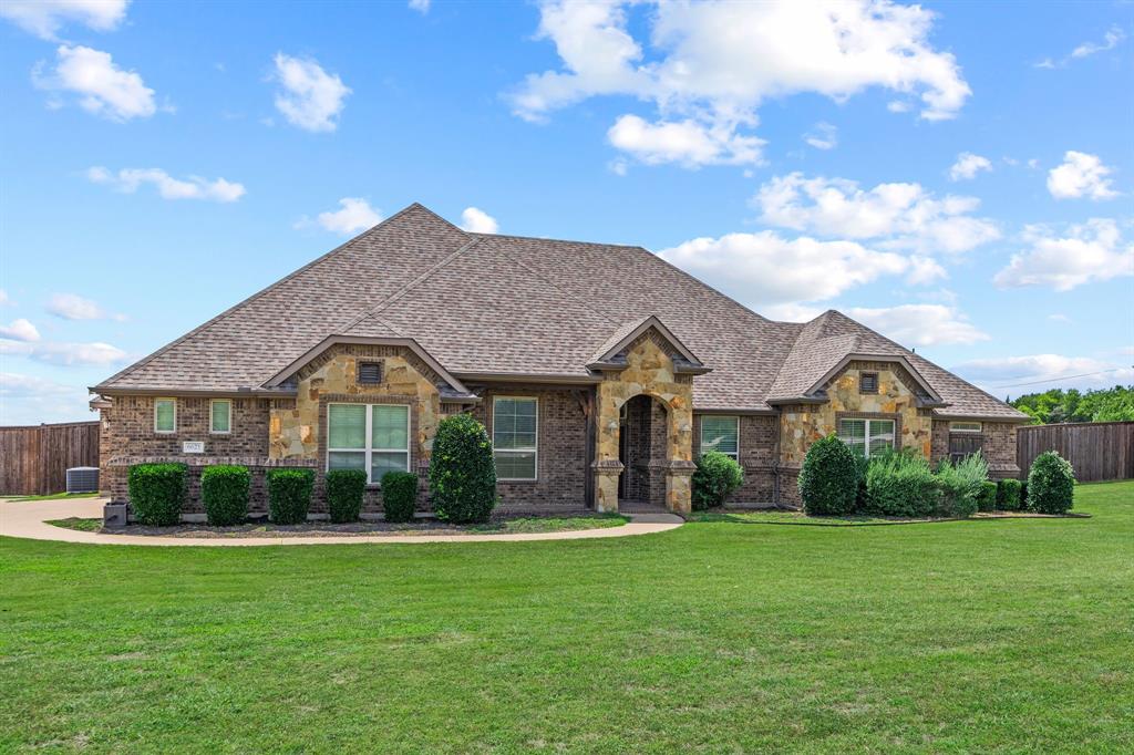 6621 Singleton Road Midlothian, TX 76065 - Photo 27 of 32 Side facing 3-car garage